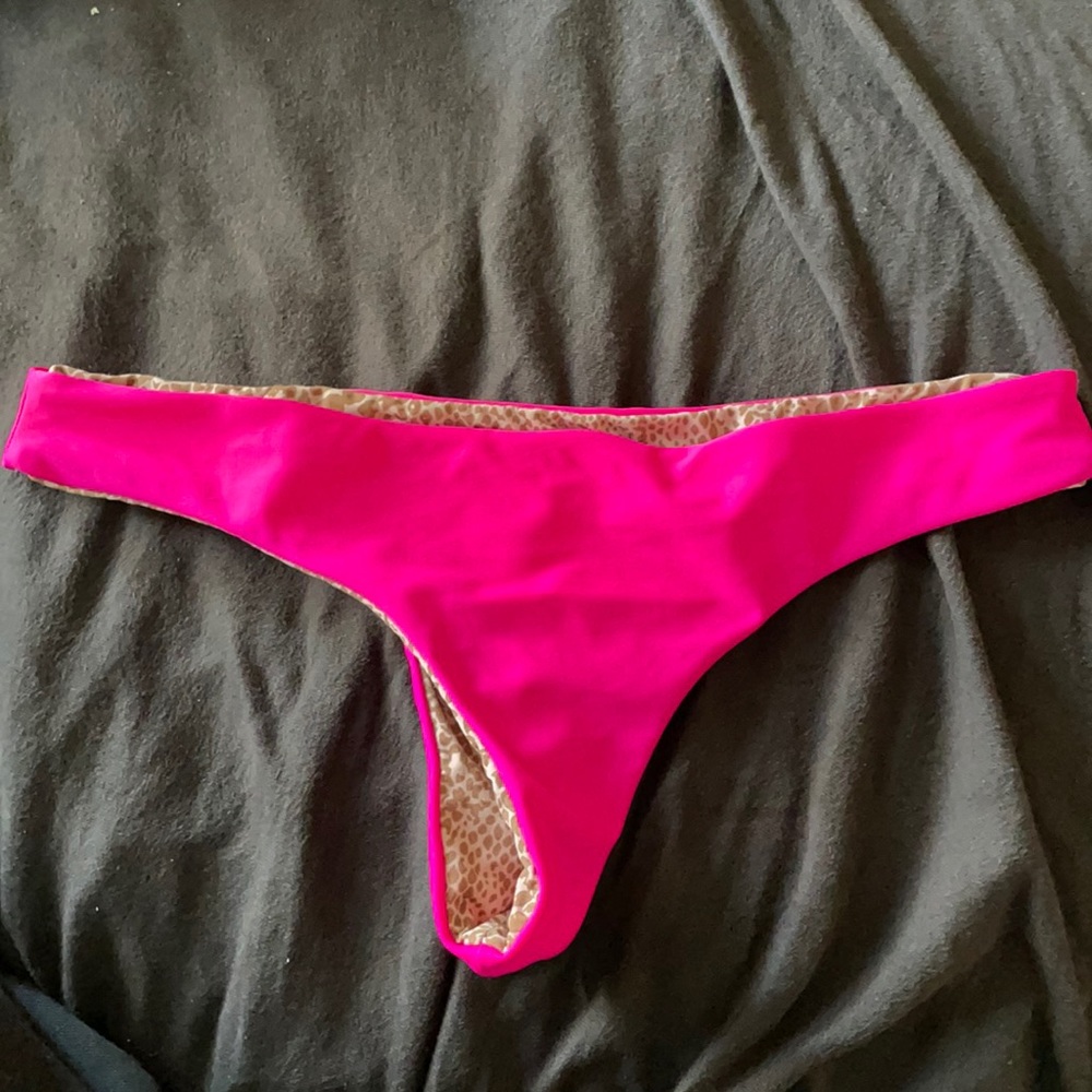 Acacia Ho’okipa bottoms size L neon pink